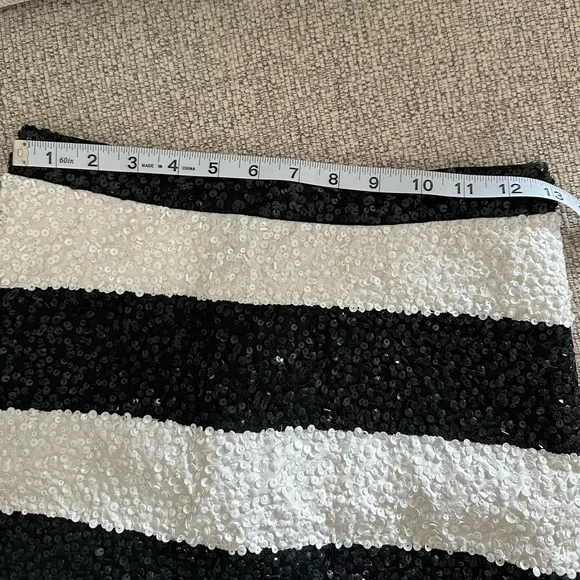 Alice + Olivia Black and White Sequin Pencil Skirt - Picture 4 of 4